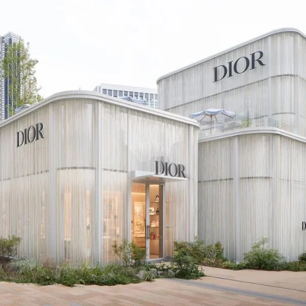 Mixed-use retail architecture and commercial planning strategy